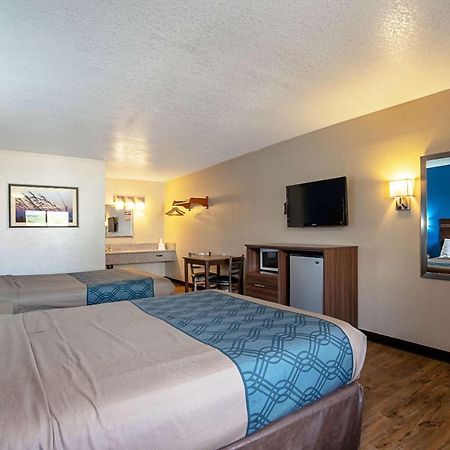 Rodeway Inn St George North - Near Pioneer Park Сент-Джордж Екстер'єр фото